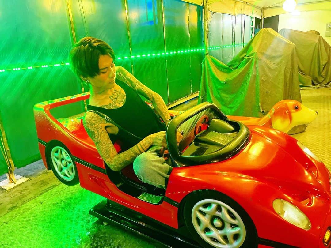 KOHEYのインスタグラム：「🚗 #Hereweguam #guam100 #bestguam #PR @visitguam_jp  #グアム #グアム観光 #旅行 #guam #travel  #tattoo」