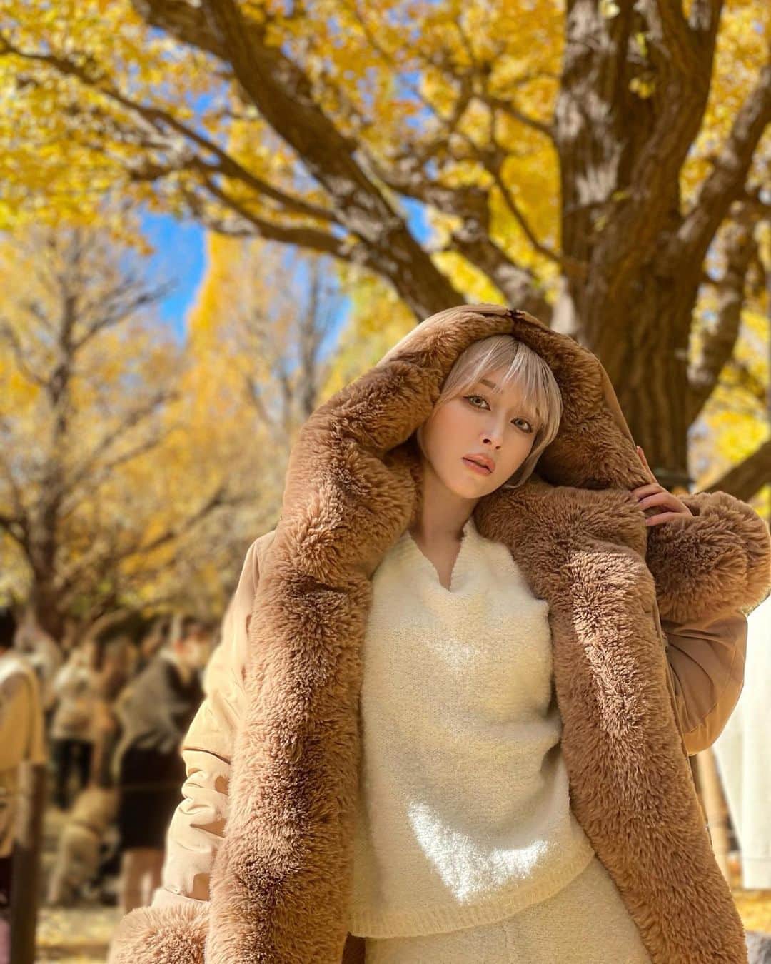 美咲あいりのインスタグラム：「_ 𝐒𝐇𝐄𝐈𝐍 𝟏𝟐𝟏𝟐 🍁 ⁡ ⁡ ⁡ COUPON CODO 【 SGFairi 】 ⁡ ⁡ 🔸Statement Collar Fuzzy Trim Drawstring  Waist Hooded Parka Coat 　11451044 🔸Solid Drop Shoulder Sweater & Knit Shorts 　11409280 🔸 Side Zipper Platform Biker Boots 　11385400 ⁡ ⁡ ⁡ ⁡ 1～5999円まではSALE価格より15%OFF 6000円以上は20%OFF ⁡ @sheinofficial @shein_japan  #SHEIN #SHEINforall #OOTD #SHEIN1212sale #SHEINgoodfinds」