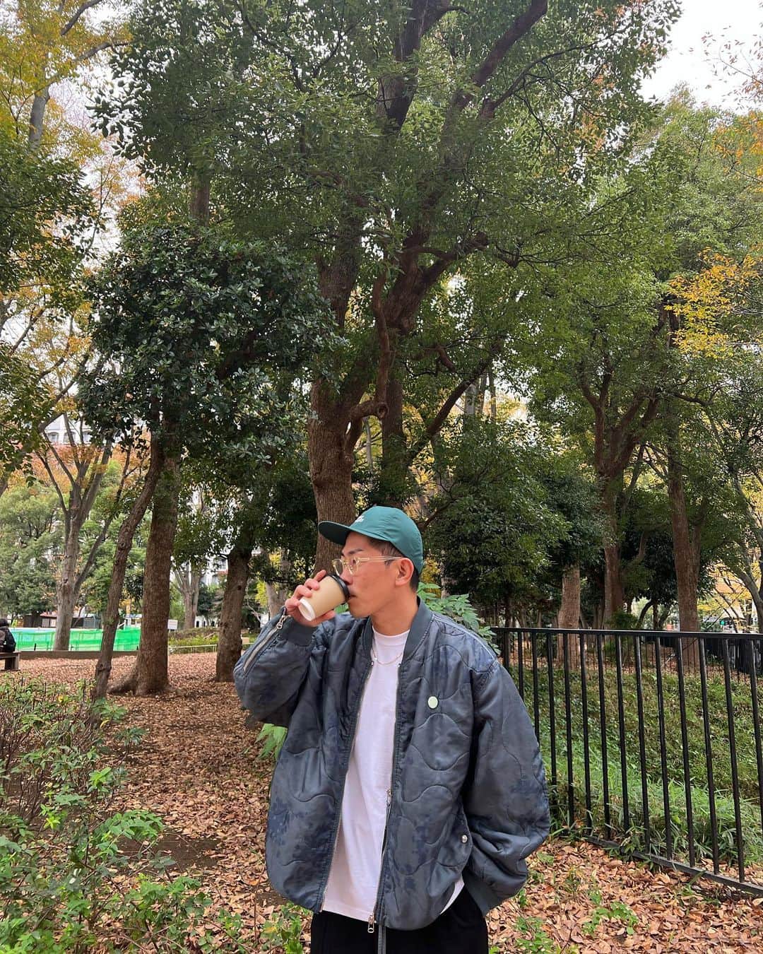 のインスタグラム：「新宿中央公園はいいよなー 激強インフルエンサーに撮ってもらった写真はばえるよなー」