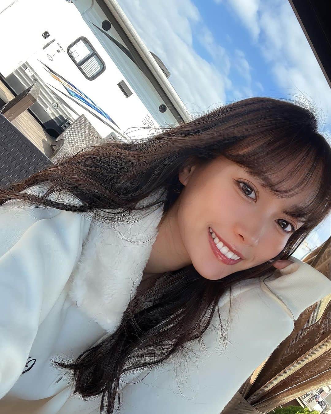 岡島彩花のインスタグラム：「・  明日ずっと楽しみにしてたゴルフなんだけど、雨予報🥲？ 晴れてほしい🥹  #ゴルフ女子 #ゴルフ初心者  #ボレジョ #レースクイーン」