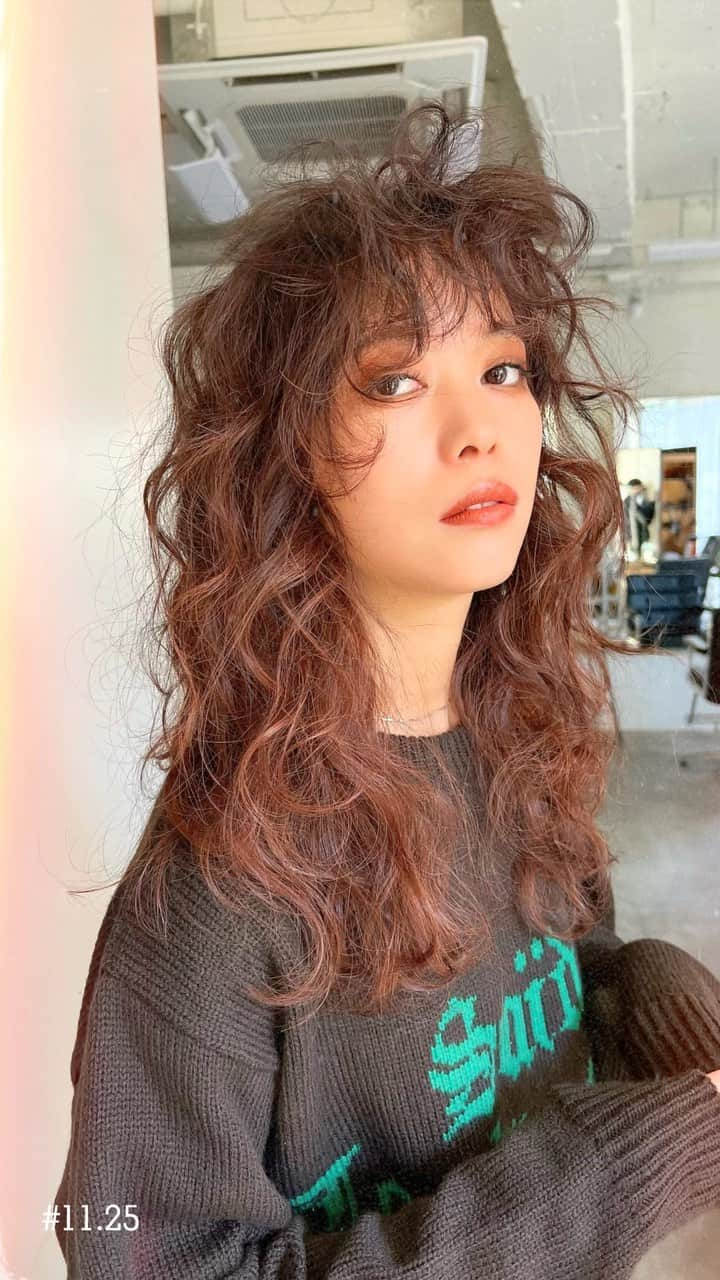 松林彩のインスタグラム：「📸❤︎  ———❤︎-———. #サロモ #サロンモデル #ロング #ロングヘア #ヘアアレンジ #アッシュカラー #パーマ #撮影 #撮影モデル #f4f #hair #hairstyle #haircolor #makeup #coordinate #fashion #instafashion #hair #ootd #girl　#girls #love #follow #me #like4like」