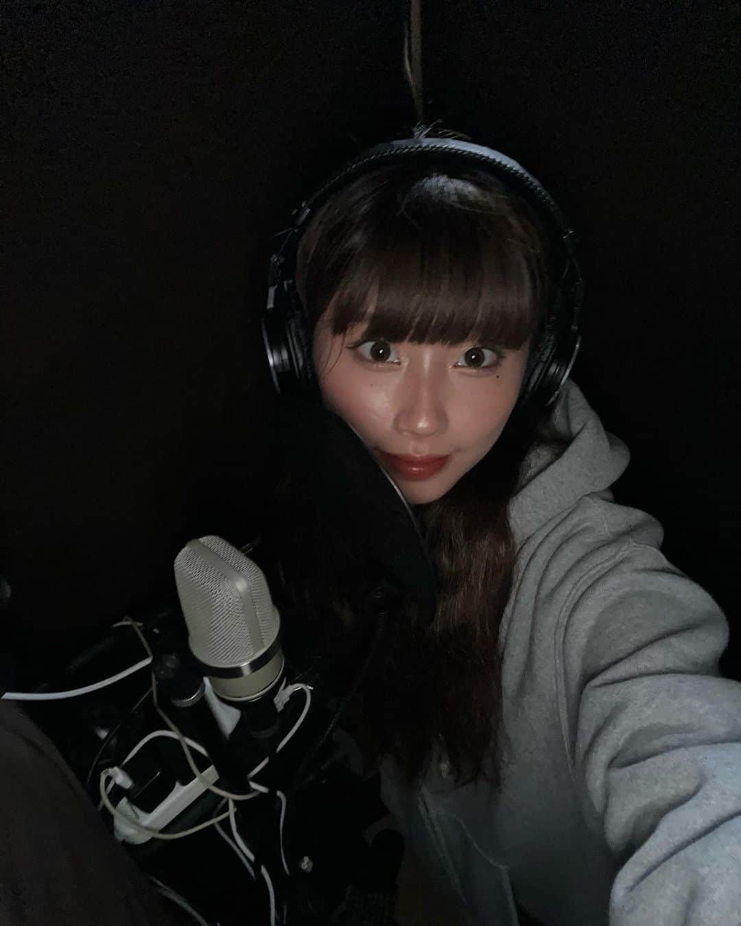 三浦寿莉のインスタグラム：「😯🎧ﾟ｡」