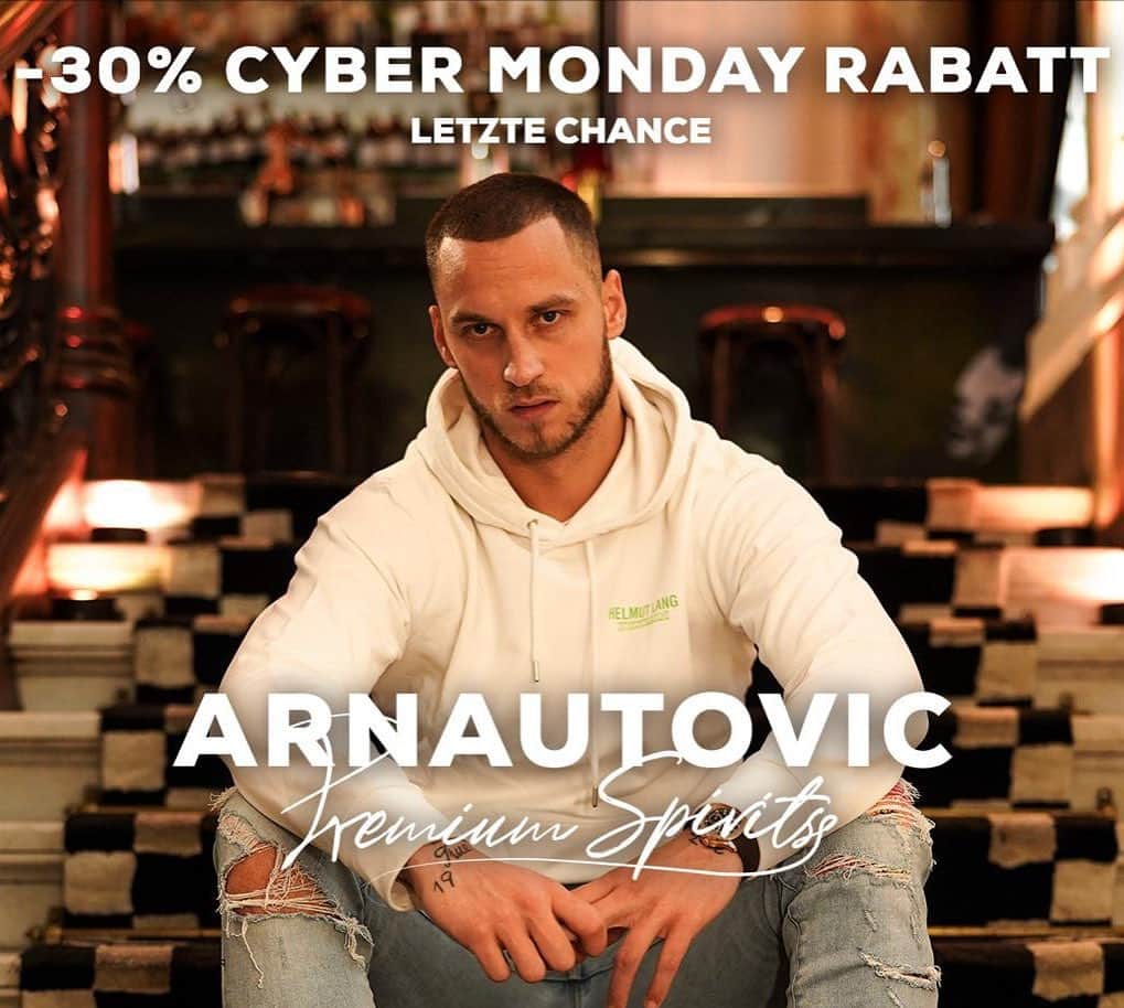 マルコ・アルナウトヴィッチのインスタグラム：「⚡-30% CYBER MONDAY⚡ DON'T MISS OUT ⚡️ Ihr habt es euch verdient! #teamarna  https://www.arnautovicspirits.com/shop」