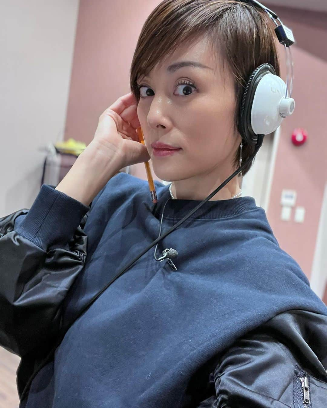 米倉涼子さんのインスタグラム写真 - (米倉涼子Instagram)「2023年配信予定のAmazon prime 『エンジェルフライト』の第1回目のアフレコに行って来ました。改めて素晴らしい作品に出会えたと実感^_^  I went to the after-recording of "Angel Flight" on Amazon Prime！  #エンジェルフライト #国際霊柩送還士  #amazonprime」11月28日 21時25分 - ryoko_yonekura_0801