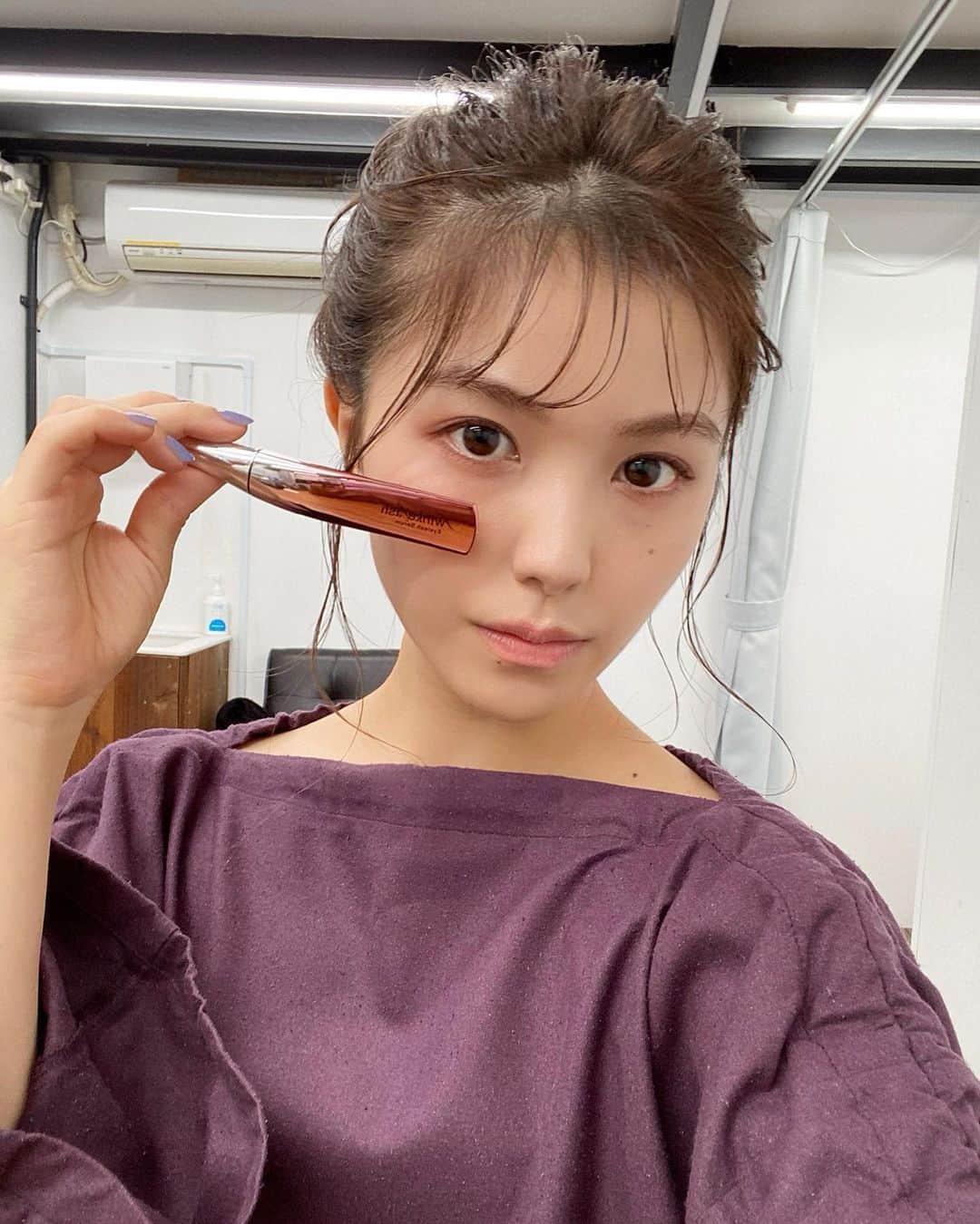 kasumiのインスタグラム：「. 最近はまつパにハマっているので毎晩のまつ毛ケアは怠りませんマストですね🤗 完全な私調査ですが女の子はまつ毛が上がってるだけで5倍可愛いです😤💕  あと、クレンジングってスキンケアで意外と一番大事で、質のいいものを使って汚れを綺麗に落とすことで、美肌への近道にもなりますよ🤭🫶🏻  女性も男性にも大事な情報をお届けしました☺️👍🏻   #まつ毛美容液 #クレンジング #コスメ #化粧品 #基礎化粧品 #スキンケア #美肌 #美容 #スキンケアグッズ #美肌ケア #毛穴レス #韓国コスメ #メイク」