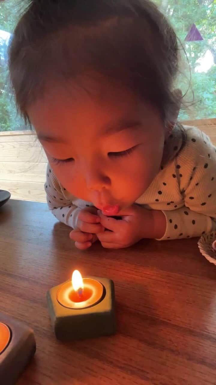 福田基広のインスタグラム：「テンちゃん３歳誕生日🎂急遽朝からケーキライブ #テンちゃん日記 #誕生日」
