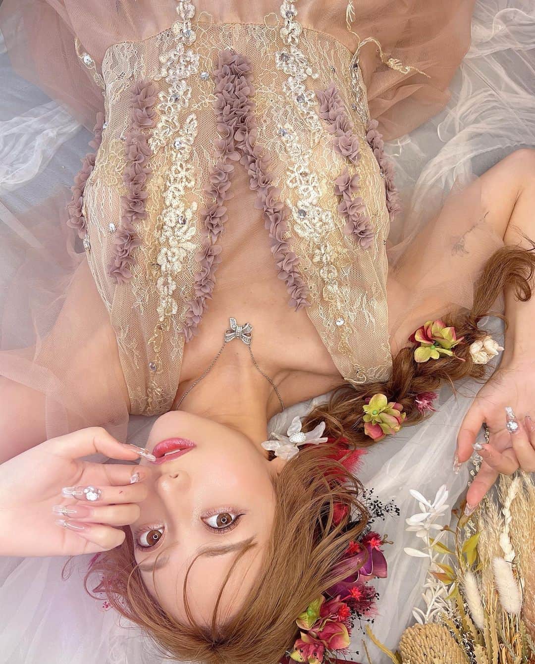 堀井大輔のインスタグラム：「✩✩✩✩✩✩✩✩✩✩✩✩✩✩✩✩✩✩✩ 〜ホリージョ撮影〜 1.2月  バレンタイン衣装 2.3月  花魁衣装  カジュアル撮影 4.5.6月  麦わら帽子撮影 カジュアル撮影 7.8月  麦わら帽子撮影 水着撮影(名古屋、福岡のみコカコーラブースで) 9.10月 ハロウィン衣装 11.12月 サンタ、雪だるま、トナカイ衣装 干支撮影 ・ ✶名古屋 天使の羽 ライト撮影 コカコーラブース ヨーロピアンブース  バスタブ撮影  着物（着付け師さんの予定とあわせての日にちになります。） ・ ✶福岡 ライト撮影 コカコーラブース    廃虚ブース ヨーロピアンブース  ブルー背景 イエロー背景 赤背景 ピンク背景 ・ ✶東京 コカコーラブース ヨーロピアンブース ティファニーブルー背景 ピンク背景 ・ ✶大阪 白背景のみ ・ ウェディングドレス、エモ衣装 毎回用意してます。 希望の地域のストーリーみて 衣装参考にしてください🙇‍♂️ 調べて分からないことあれば質問ください🙇‍♂️ 随時、ストーリー、投稿で衣装や撮影日 載せてます。 ・ #ホリージョ撮影 #ホリージョ」