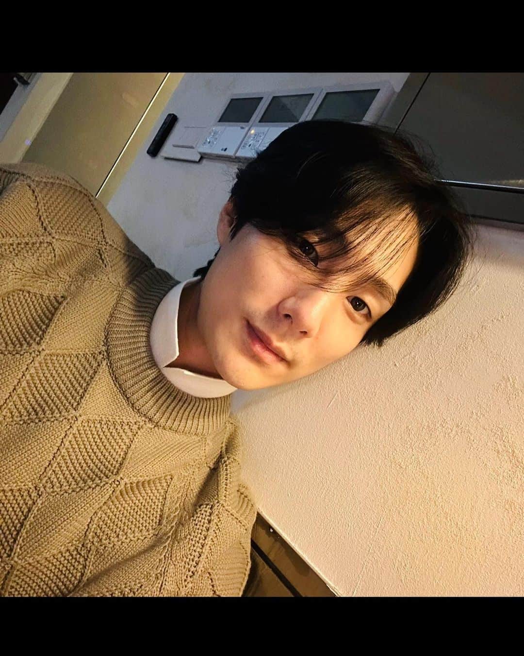 ハクジンのインスタグラム：「#광고#yaitch  옷이 고급스럽고 재질,원단 빠짐없이 마음에 들었던 옷」