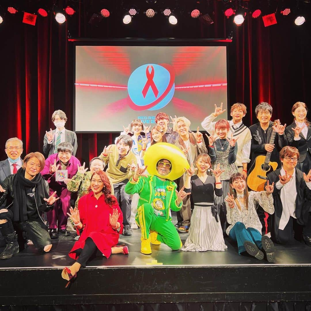 押尾コータローのインスタグラム：「Red Ribbon Live 2022  #押尾コータロー #レッドリボンライブ #レモンさん #TERU #LiLiCo #近藤春奈 #益子直美 #三浦祐太朗 #Nagie Lane #森脇健児 #やす子 #湯上響花 #こうちゃん」