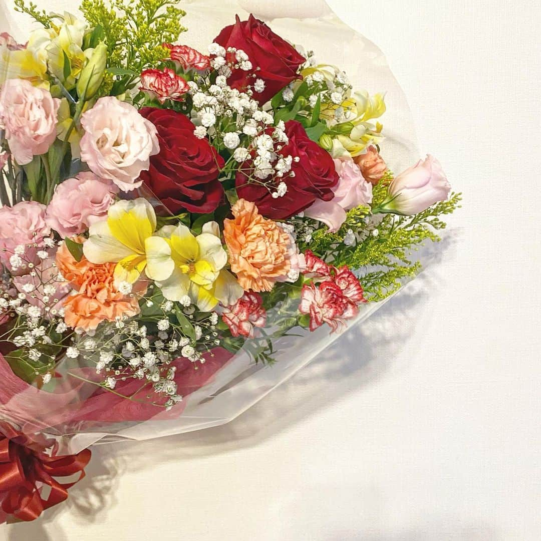 今中沙季のインスタグラム：「💐✨」