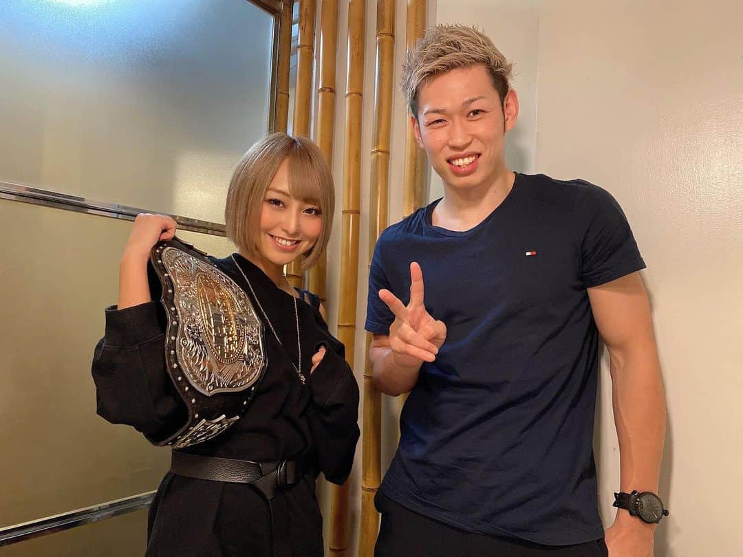 椎木くるみのインスタグラム：「直樹選手と先日のお疲れ様会にて🌞 ・ ・ ・ #ギャル #ぎゃう #黒ギャル #トレーニー #ワークアウト #格闘技 #キックボクシング #直樹 #RISE #workout  #me #girl #igers #swag #swagger #l4f #instagood #ootd #gal」