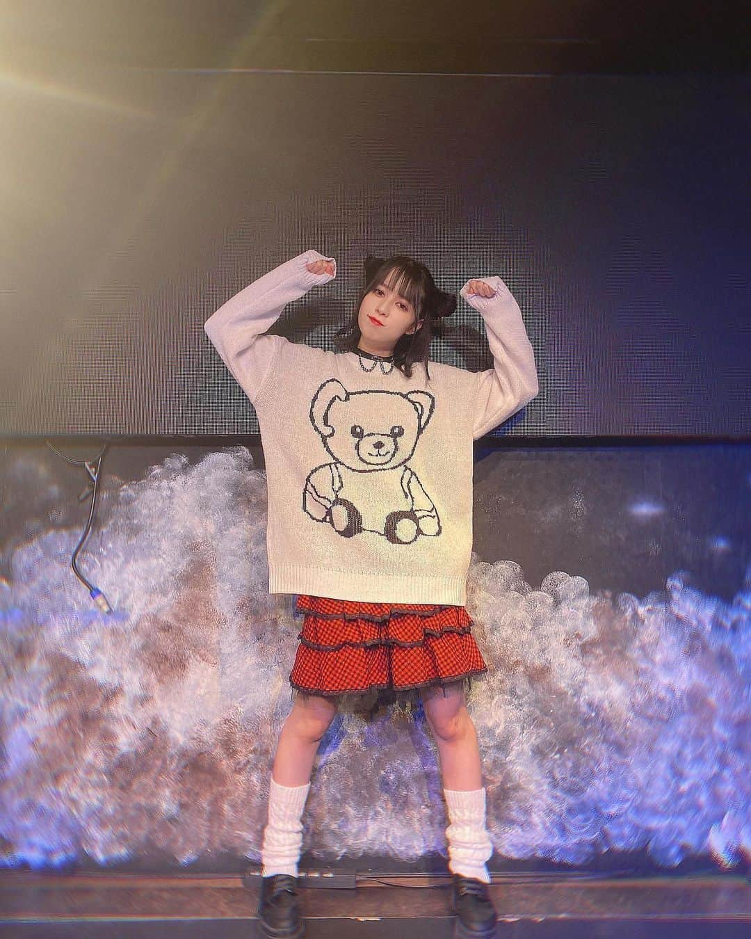 田部絵美さんのインスタグラム写真 - (田部絵美Instagram)「FCイベント楽しかったな🎶 . みなさんのお顔を見るといろんな気持ちが湧いてくるし、いろんな夢が湧いてきます。 叶えたいことたくさんだ！❤️‍🩹 . . . . #黒髪ロング #黒髪ヘアアレンジ #ヘアアレンジ #くま #くまさんヘア」11月29日 19時02分 - _butanabeemi_