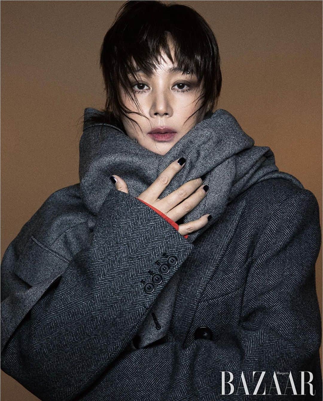 キム・ソンリョンのインスタグラム：「#BAZAARkorea  #화보 #photoby김영준 세경이와 함께한 9번째💕」