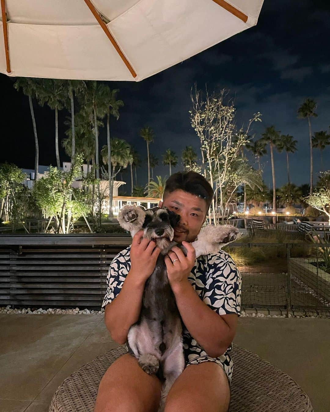 小林悠輔のインスタグラム：「. 🐶☀️🌴🛥」
