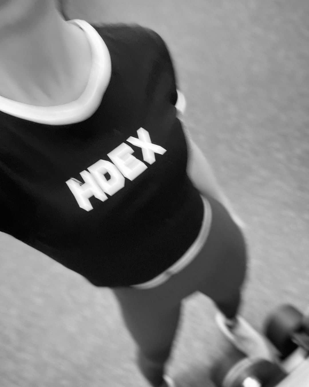 ヴァッツ美良のインスタグラム：「@hdex__official  @hdex_people_official  新しいウェア着て 久々にお尻トレーニング🍑 筋肉痛4日くらい引きずるくらいには頑張りました❤️‍🔥  ずっとサボってたトレーニングも 本格的に再開する🔥  #hdex#hdx#エイチデックス#トレーニングウェア#ジム#韓国ファッション#尻トレ#トレーニング#トレーニング女子」
