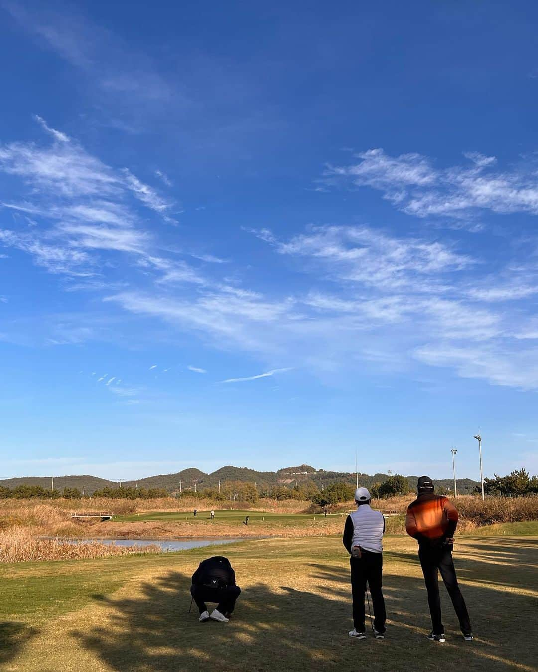 ソン・ジョンホさんのインスタグラム写真 - (ソン・ジョンホInstagram)「겨울... 좋은가을날...」11月30日 1時30分 - s.jongho