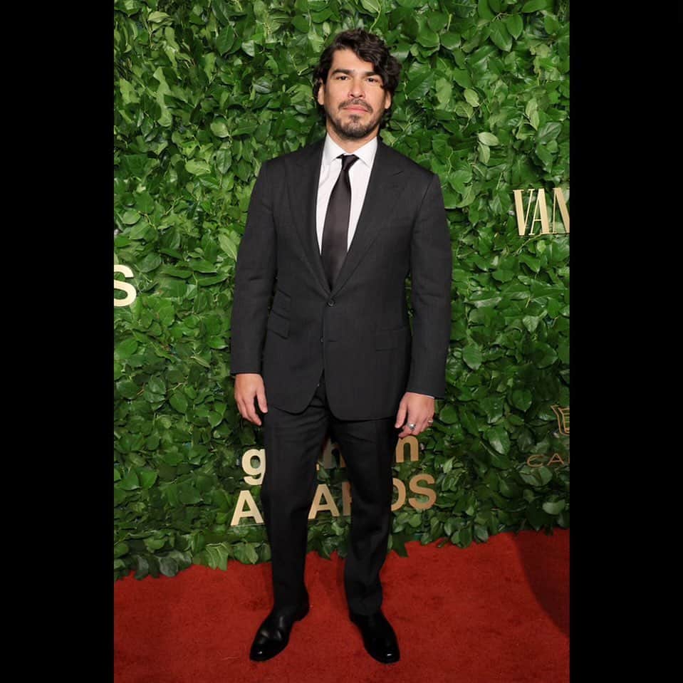 ラウル・カスティージョのインスタグラム：「Gotham Awards 2022.   @theinspectionmovie @a24   Styling: @chrisbkim @ralphlauren  Grooming: #alexkeating   @bode for the photos at the end.」