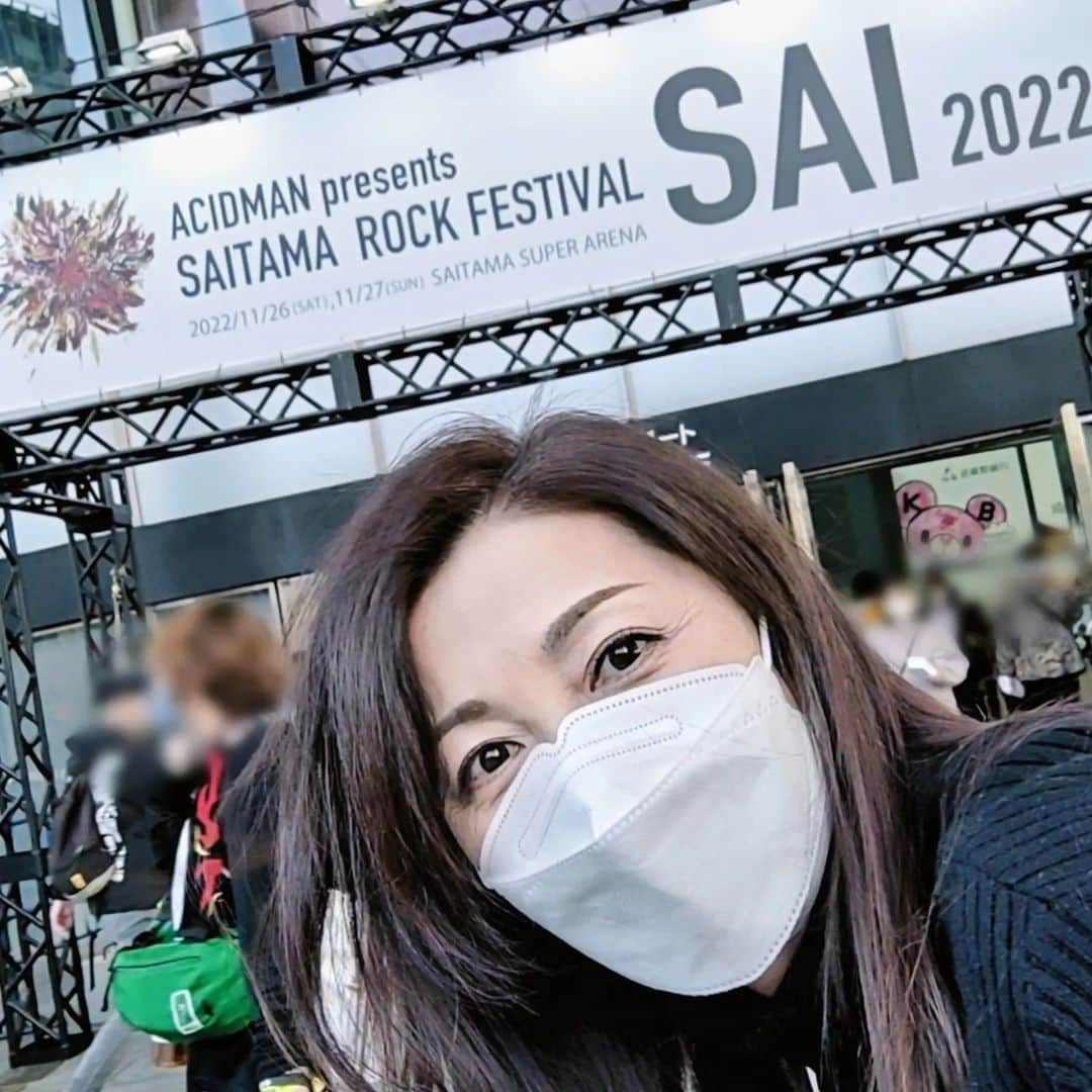 中田有紀のインスタグラム：「週末はACIDMAN主催の『SAITAMA ROCK FESTIVAL "SAI" 2022』で楽しんできました♪♪ 超満員で盛り上がっていて、音楽フェスに人が戻ってきたな〜と感じます😊 やはり！生の音はいいですね✨ #sai #さいたまスーパーアリーナ」