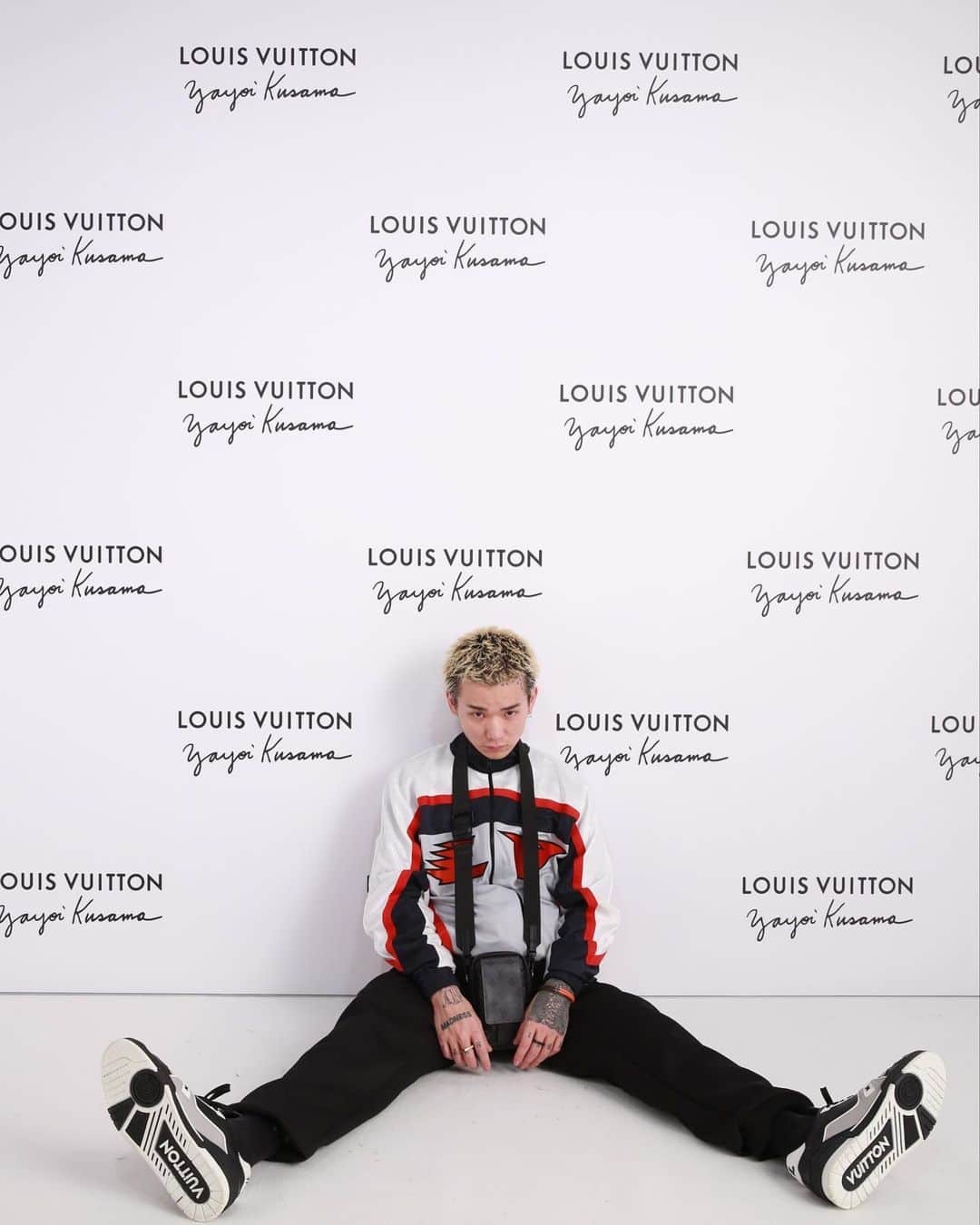カワグチジンのインスタグラム：「LOUIS VITTON × 草間弥生様のコラボレーションのイベントでDJさせてもらいましていい思い出になりました。  緊張したわー  @louisvuitton」