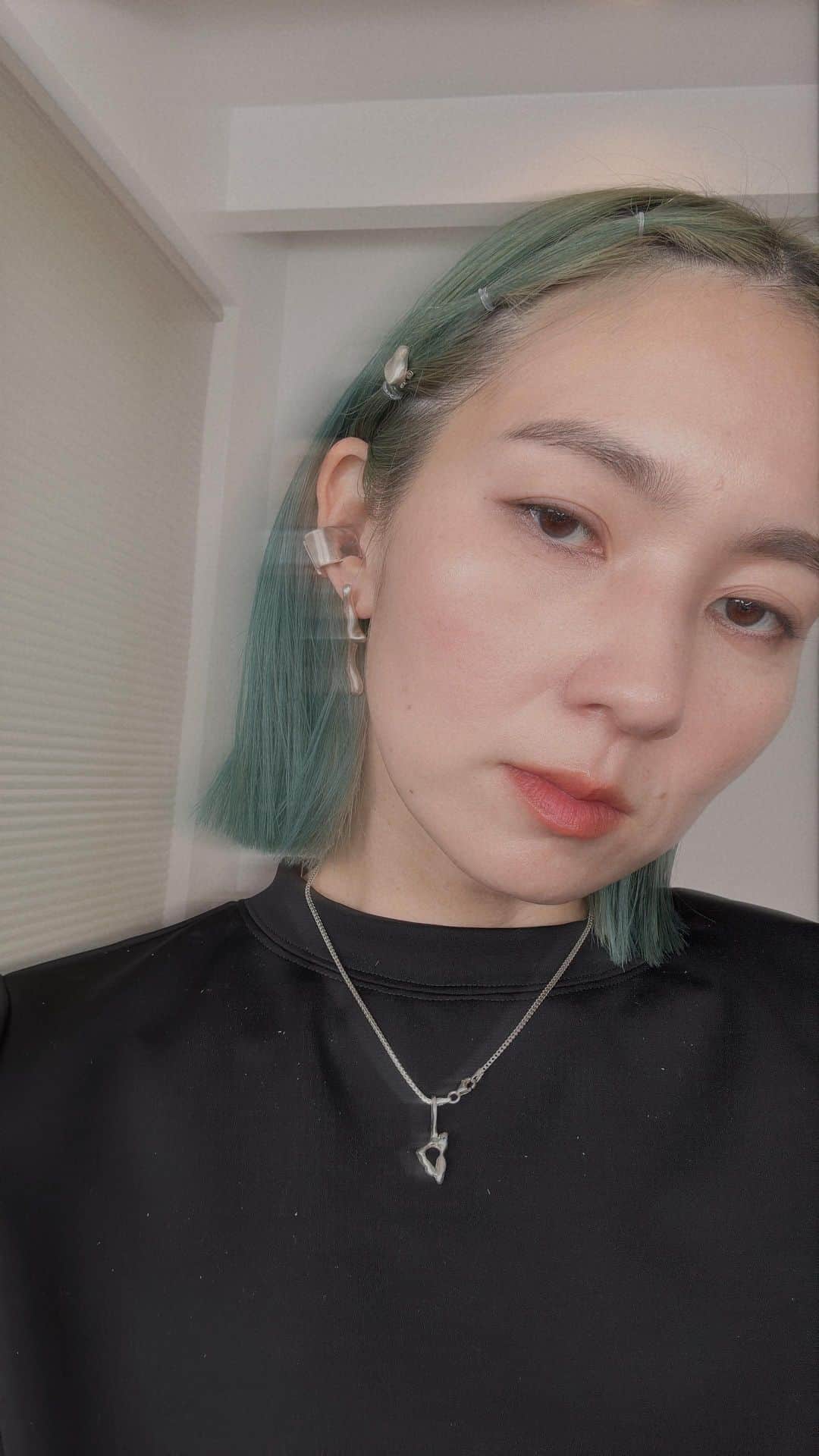 三苫愛のインスタグラム：「大人になると避けがちなマット肌でしたがなかなかよかったです🫶🏻」