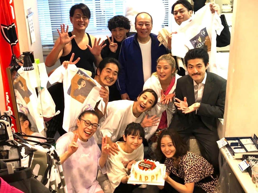 佐野和真のインスタグラム：「お知らせです。  2022年12月3日（土）タクフェス第10弾『ぴえろ』足利公演 中止のお知らせとお詫び　  http://takufes.jp/pierrot/info221130.html  公演を楽しみにお待ちいただいておりました多くの皆様に、大変ご迷惑をお掛けして申し訳ございません。何卒、ご理解を賜りますようお願い申し上げます。  この度は足利公演を楽しみにしてくださっていた皆様には残念なお知らせをしてしまい大変申し訳ありません。  我々出演者一同 皆様に素敵な作品を届けたい思いで一生懸命稽古を重ねて参りました。こういった事態になってしまって本当に心苦しい限りです。 僕自身は元気でいっぱいです。 残り名古屋公演、精一杯、 ヤスとして生き抜きたいと思います。 皆様くれぐれもご自愛ください。  佐野和真」