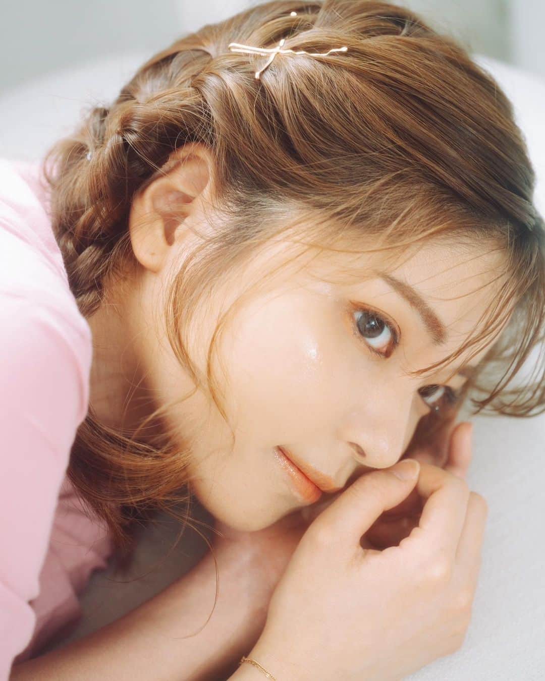 西谷麻糸呂のインスタグラム：「🤍  今日もお疲れさま〜です☺︎  11月も今日でラスト！ 色々動けるように準備してるので 皆さん待ってて下さいね😌🙏」