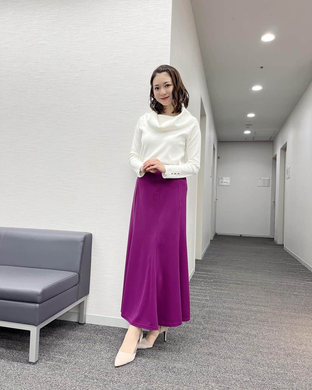 住田紗里のインスタグラム：「今日で11月も終わりですね😳 今週のブログは、サッカーワールドカップについて書きました⚽️  トップス ROPE PICNIC (@ropepicnic_official) スカート Pierrot (@pierrot_shop)  #グッドモーニング#衣装#ropepicnic#pierrot#テレビ朝日#テレ朝#テレビ朝日アナウンサー#アナウンサー#住田紗里」