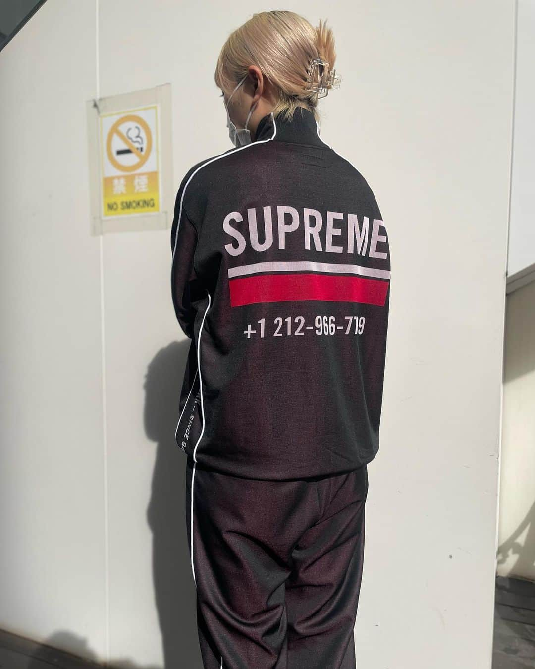 fools_judge_streetのインスタグラム：「SUPREME  22AW World Famous Jaquard Track Jacket  22AW World Famous Jaquard Track Pant  モデル 164cm  サイズ  ジャケット L パンツ L  プロフィール欄より、 オンラインストア商品ページにアクセスできます。 ※その他ご不明点は店頭または、 DMまでお問い合わせください。  如有任何疑问，请在instagram上留言。 欢迎浏览我们的网上商店以及光临我们在原宿的实体店。  For inquiries, please message us on instagram. Please confirm our online store. Thank you.  #supreme#supremenyc#supremenewyork#supremenewyorkcity#supremejapan#supremejacket#supreme20aw#シュプリーム#supremeforsale#supreme4sale」