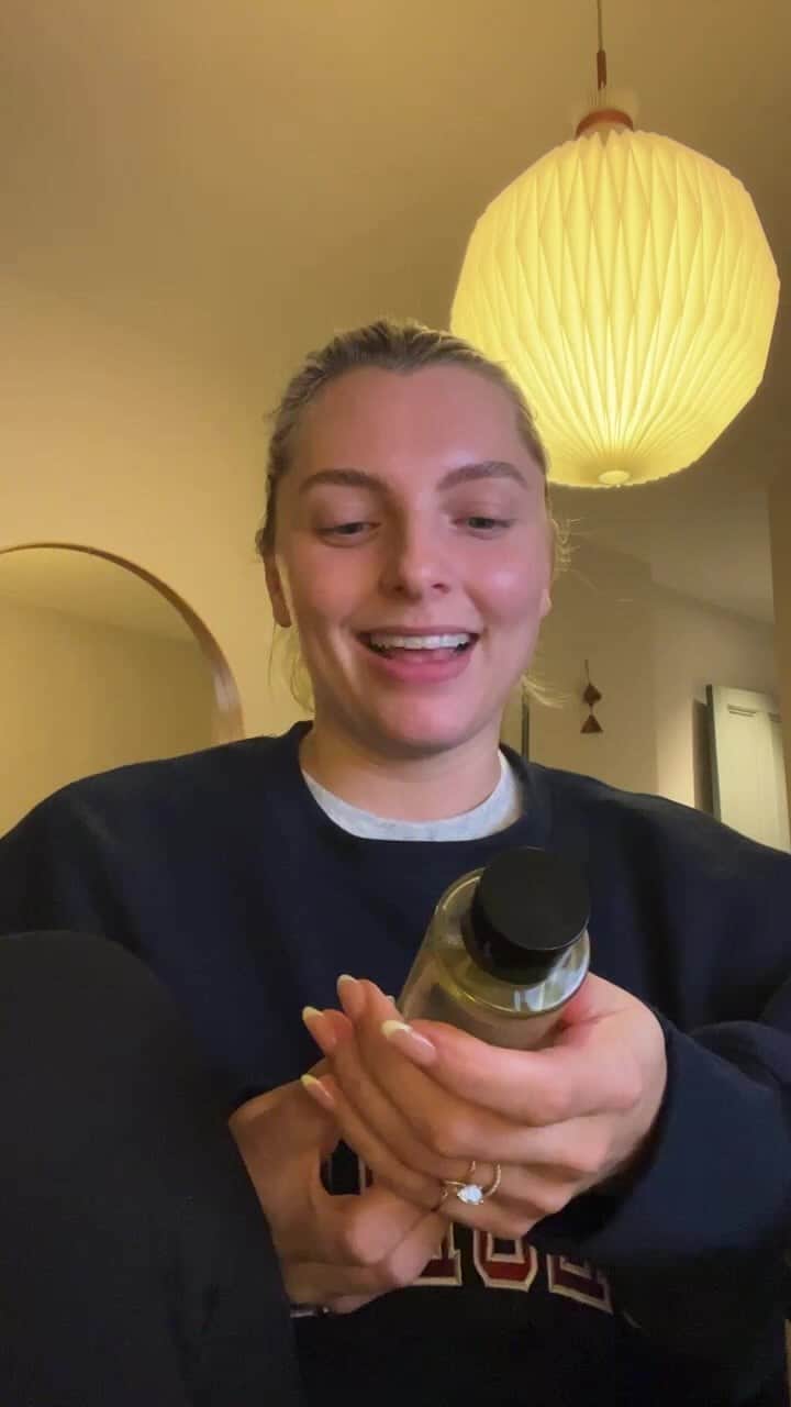 Estée Lalondeのインスタグラム：「Just @esteelalonde rambling about the @spacenk announcement 📣 🥲🥲🥲🥲🥲🥲🥲🥲🥲🥲 #MIRRORWATER #SpaceNK」