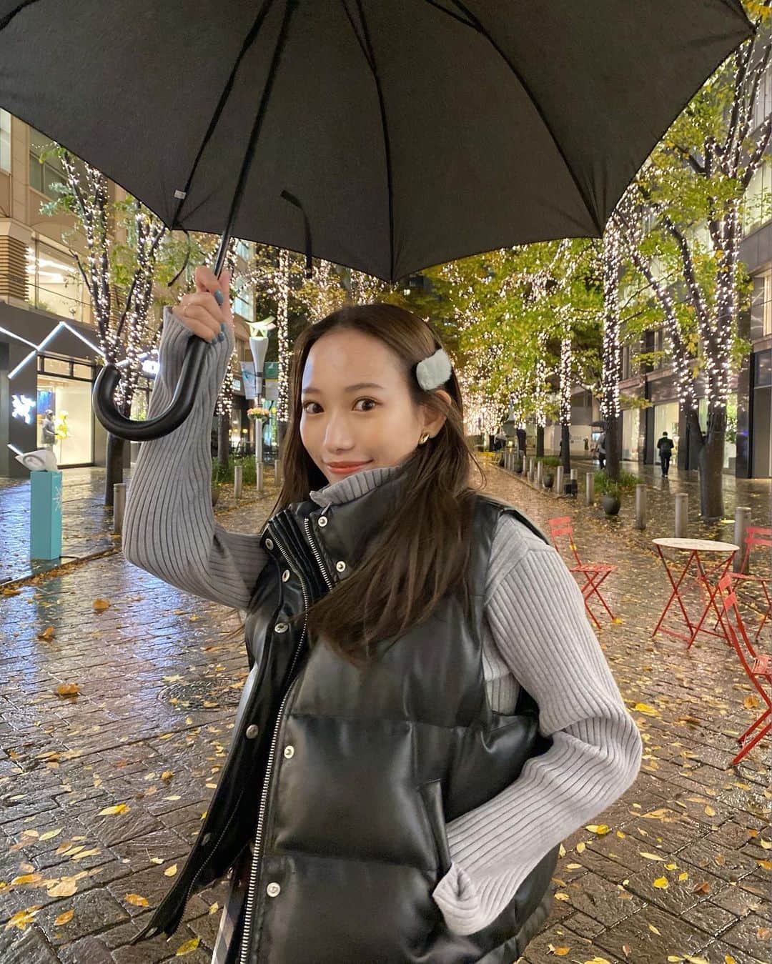 大野莉昂さんのインスタグラム写真 - (大野莉昂Instagram)「きらんきらんの丸の内🪐✨🌚 傘が邪魔してるねかなり...」11月30日 21時44分 - bbbbrikopanda