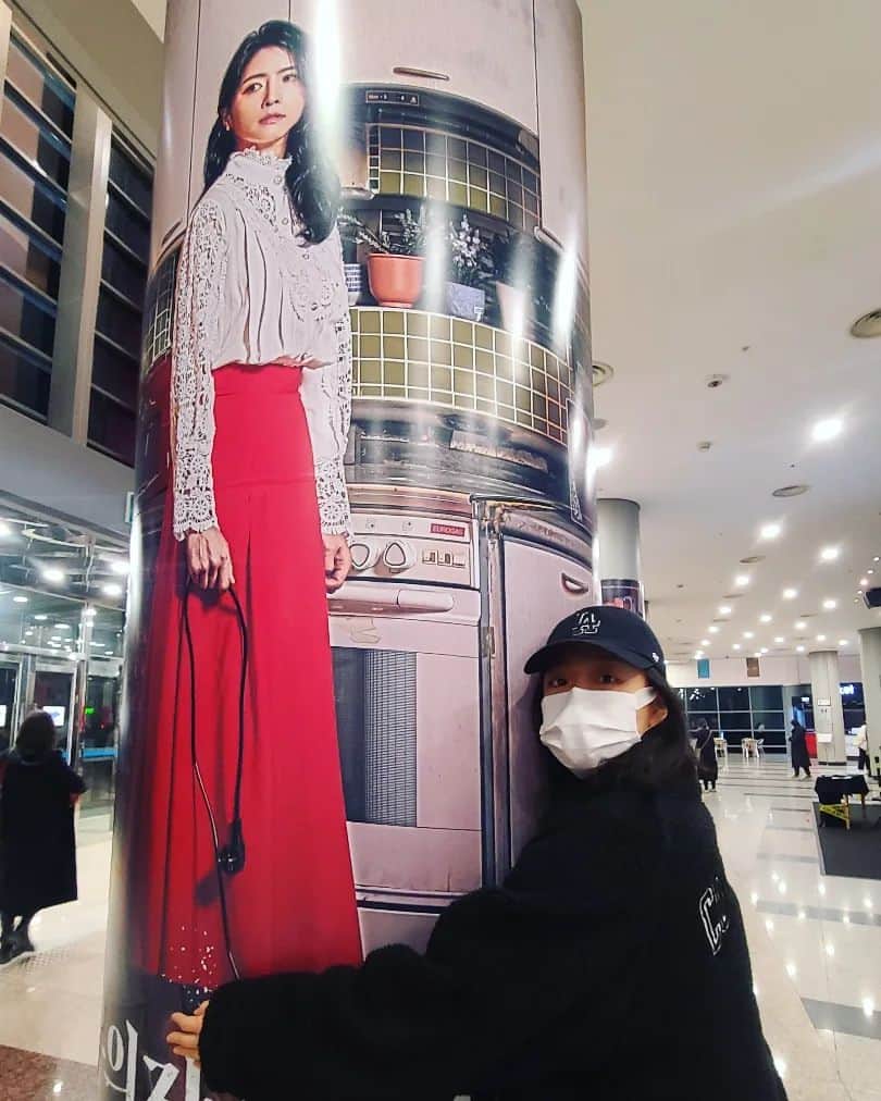 イ・サンヒのインスタグラム：「#용의자X의헌신  안시하 최고👍 무대위의 언니를 만날 수 있어서  너무 행복했다.. 안시하 최고!!」