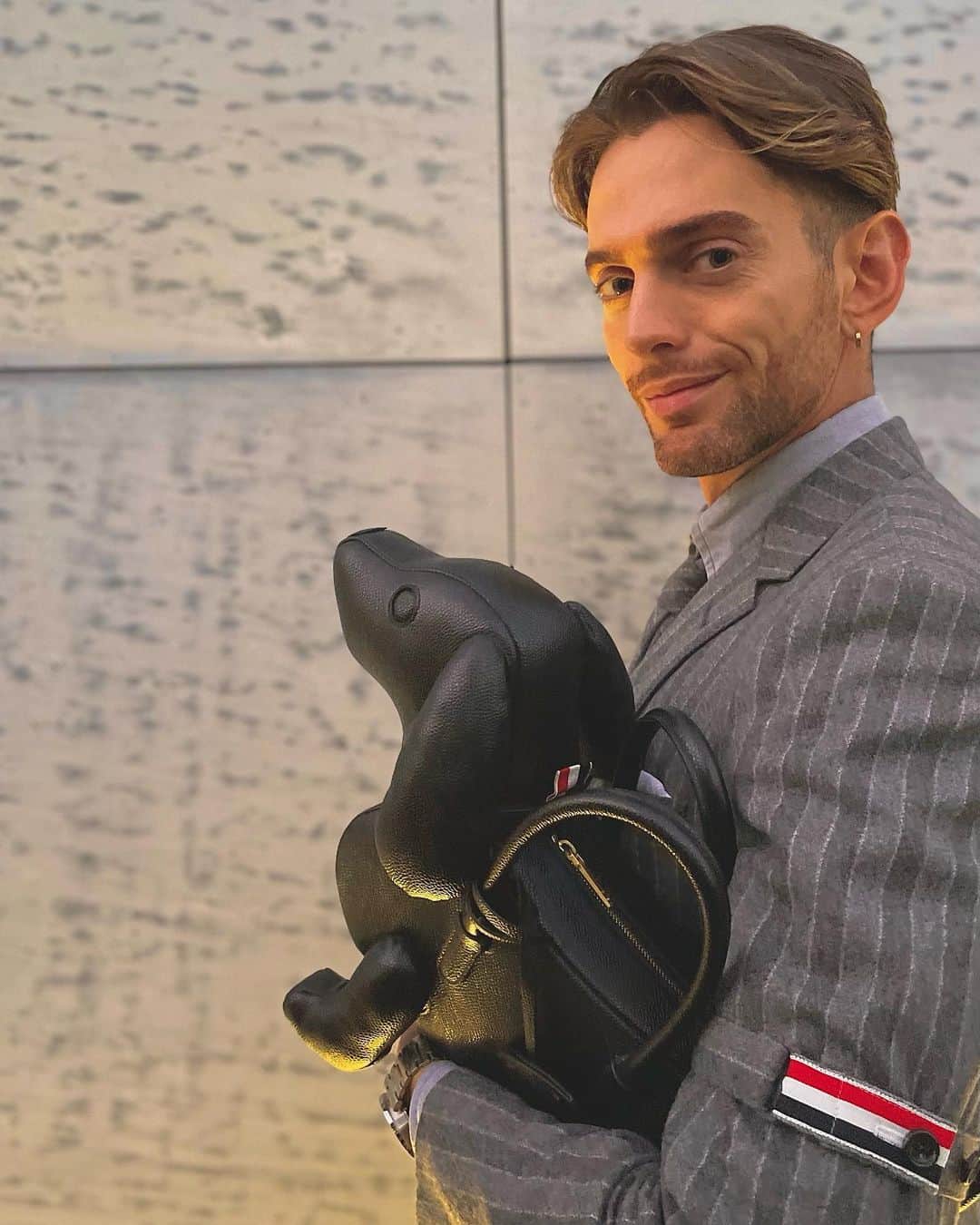 ベンジャミンのインスタグラム：「Goodbye Hector! Finished 5 years at Thom Browne🕴🏻🕴🏻new chapter starts tomorrow📝 #PR #marketing」