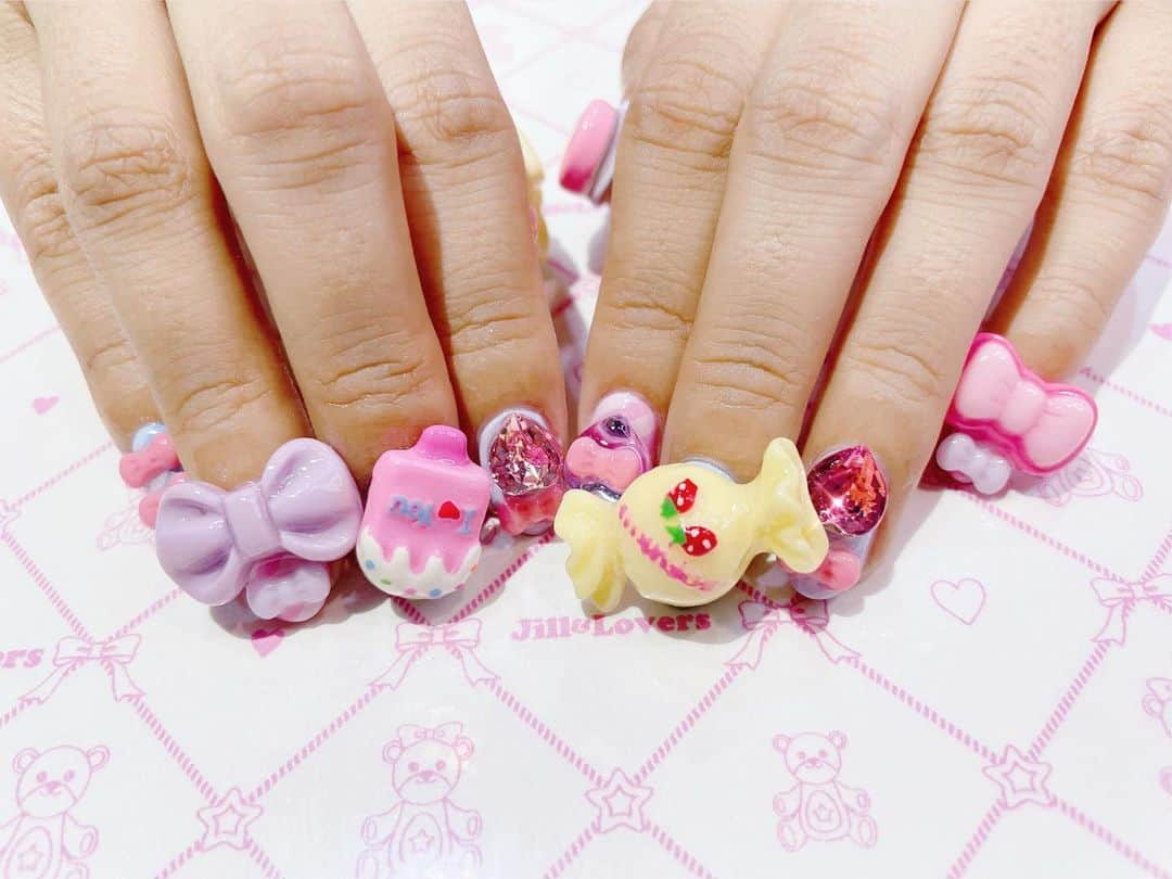 Jill&Loversのインスタグラム：「@candymiiiki ちゃん 💖🍬🎀🍦 いつもありがとう❤️  #jillandlovers #nail #nailart #paragel #gelneil#gel #ネイル #ネイルアート #スカルプ」