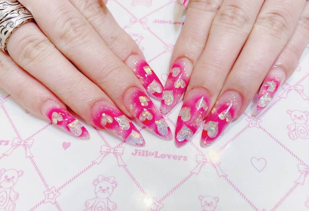 Jill&Loversのインスタグラム：「@aochanp ちゃん ❤️❤️❤️ いつもありがとう❤️  #jillandlovers #nail #nailart #paragel #gelneil#gel #ネイル #ネイルアート #スカルプ」
