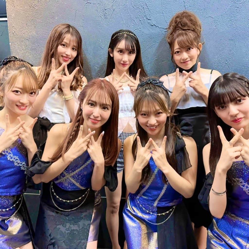 大河内美紗さんのインスタグラム写真 - (大河内美紗Instagram)「『𝓡estart〜Love MIX 2〜』 青山RizMありがとうございました😊 LIVEっていいな😍改めて感じながらのステージ❣️ 声出しできるようになって会場の雰囲気も良くてみんなと過ごす嬉しい時間でした❣️ 楽屋もキラキラ賑やかステキなアーティストさんたくさんで華やかでした🤩 ありがとうございました♪ すぐそばの銀杏並木がライトアップされていたよ✨ 今後のライブ予定♪ 12/9 六本木unravel tokyo 12/22 駒沢Camited 1/21 夜🌙 1/29 ミサイタル⭐︎渋谷LOFT HEAVEN tiget.net/events/203424  #民謡 #民謡旅 #千月会 #楽しい #詩吟 #師匠 #恩返ししたい #唄える幸せ #和歌山県民謡 #民謡旅  #民謡歌手 #sdn48 #r #大河内美紗 #和歌山」12月1日 0時17分 - misa_okochi