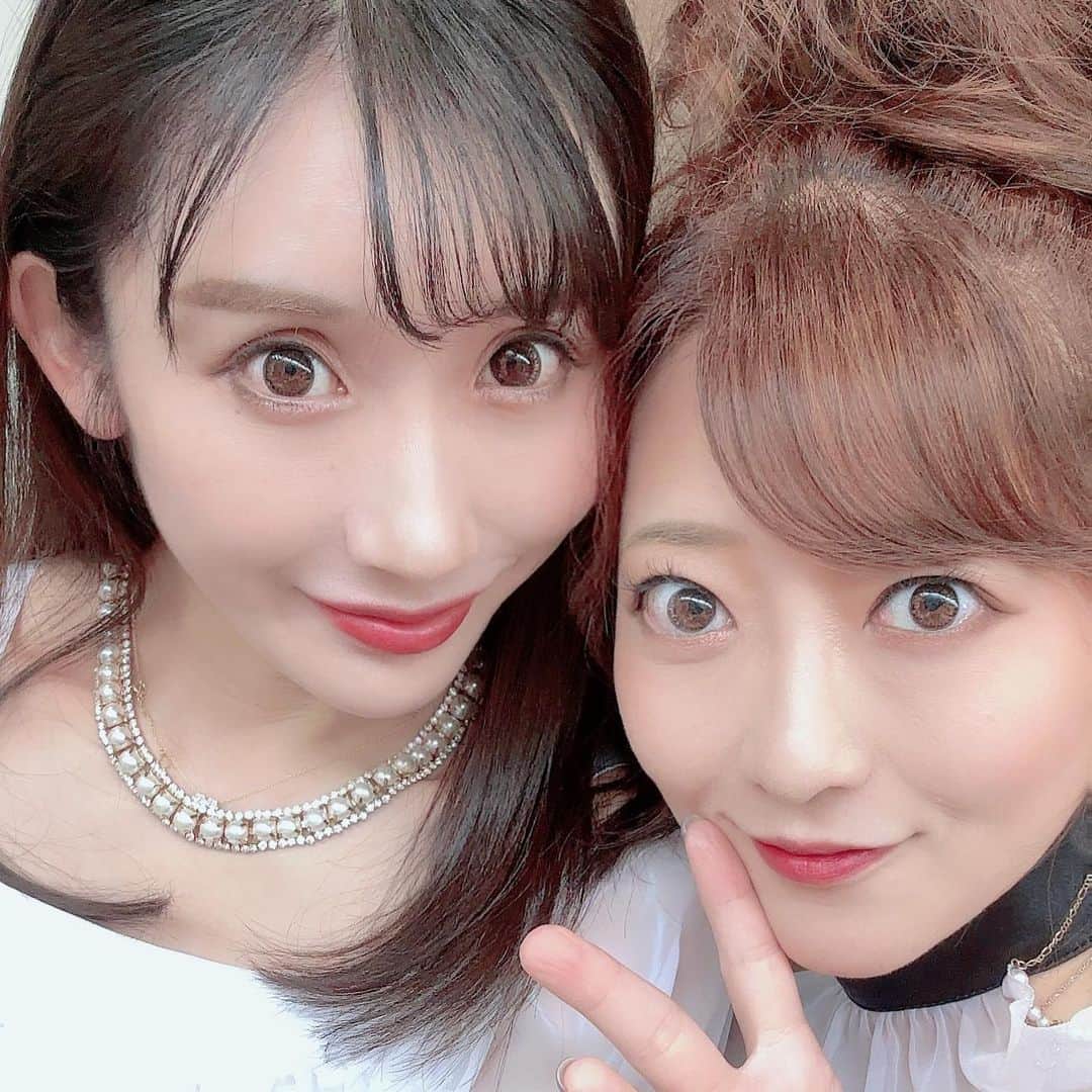 大河内美紗さんのインスタグラム写真 - (大河内美紗Instagram)「『𝓡estart〜Love MIX 2〜』 青山RizMありがとうございました😊 LIVEっていいな😍改めて感じながらのステージ❣️ 声出しできるようになって会場の雰囲気も良くてみんなと過ごす嬉しい時間でした❣️ 楽屋もキラキラ賑やかステキなアーティストさんたくさんで華やかでした🤩 ありがとうございました♪ すぐそばの銀杏並木がライトアップされていたよ✨ 今後のライブ予定♪ 12/9 六本木unravel tokyo 12/22 駒沢Camited 1/21 夜🌙 1/29 ミサイタル⭐︎渋谷LOFT HEAVEN tiget.net/events/203424  #民謡 #民謡旅 #千月会 #楽しい #詩吟 #師匠 #恩返ししたい #唄える幸せ #和歌山県民謡 #民謡旅  #民謡歌手 #sdn48 #r #大河内美紗 #和歌山」12月1日 0時17分 - misa_okochi