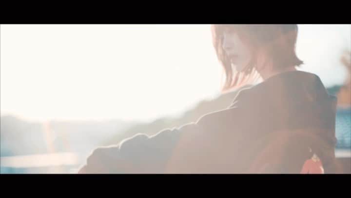 cahoのインスタグラム：「12/14にGrasis 2nd Mini Album  「Floret Flowers」をリリースします📣  まずは収録曲 scarletのMVが公開！ 沢山聞いてください！   #Grasis  #MV  #scarlet」