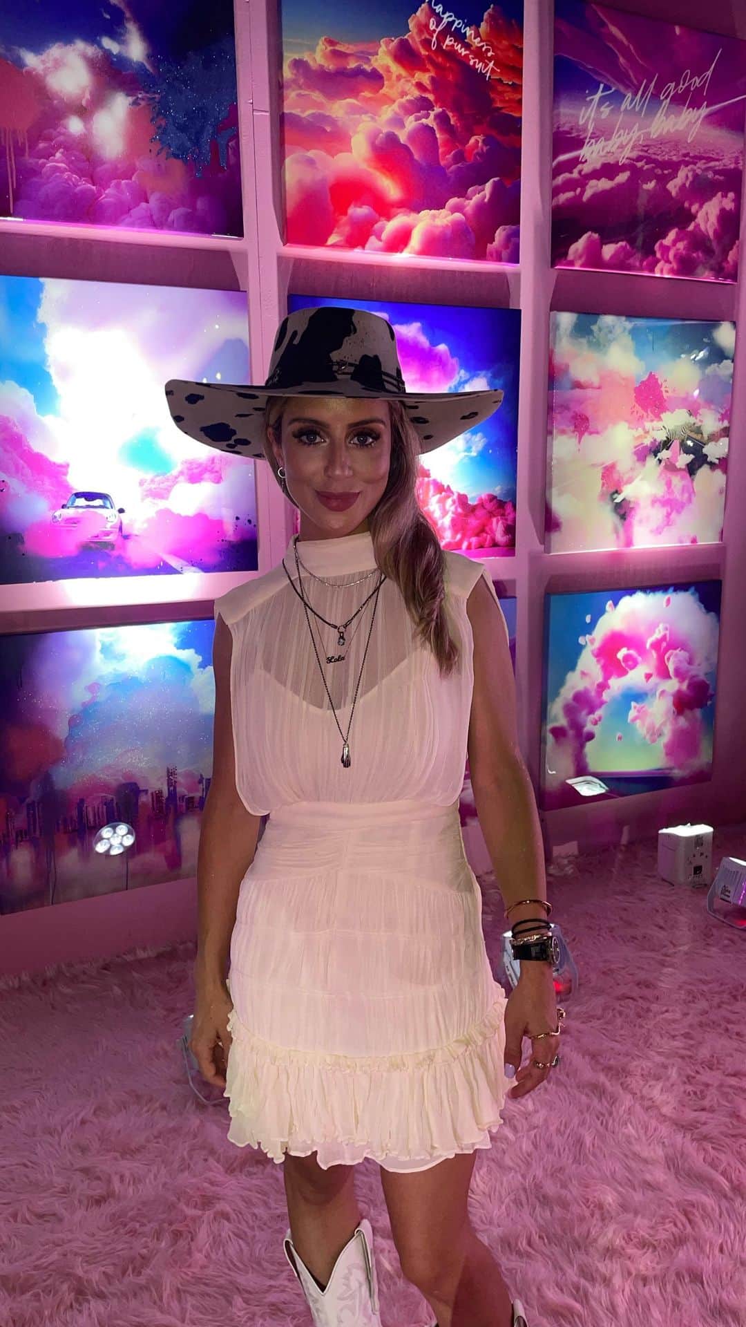 のインスタグラム：「Art Basel 2022! ☁️💗 Get a sneak peek into out newest collection and see behind the scenes of the Braman Rooftop Art Basel Event!   #artbasel #wallart #olivergal #miamiartist #artbasel2022」