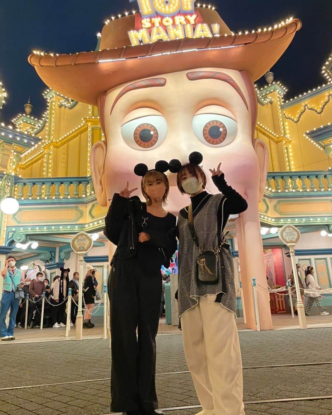 ななせ結衣のインスタグラム：「2年以上ぶりのディズニー🐭 . 遅くなったこんちゃんの お誕生日祝いで行ってきました▶. . やっぱりいくつになっても 夢の国って入ってから帰るまで ずーっとわくわくしてて 本当にあそこでしか味わえない感覚になる︎👍🏻 ̖́- . . 平日5時からみたいなチケットで 行ったけど乗り物4つも乗れて めちゃくちゃ満喫しました☺️☺️☺️. . （こんちゃんの可愛い写真沢山撮ったよ📸） （こんちゃんファンの皆様お楽しみに🥺) . #tokyodisneysea #disneysea  #disneycode #ディズニーシー  #ディズニーカチューシャ  #ディズニー写真部  #팔로미 #팔로우미  #instamood #gravureidol  #gravure  #젖가슴   #ikutcarakita  #japanesegirl  #หน #เซ็กซี่ #ส่ง #ชอบ #กิน #f4f」
