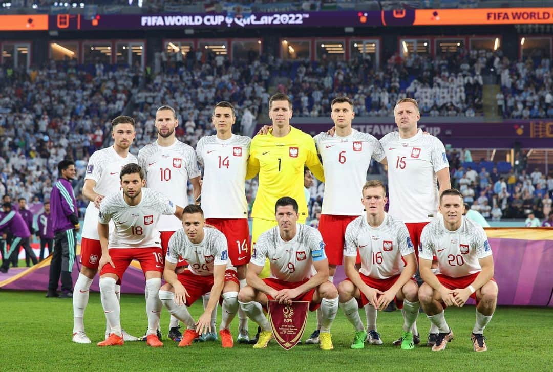 クリスティアン・ビエリクのインスタグラム：「To był ciężki mecz, ale cel został zrealizowany i to nas cieszy! Walczymy dalej 🇵🇱👊🏻 #Qatar2022 #Worldcup」