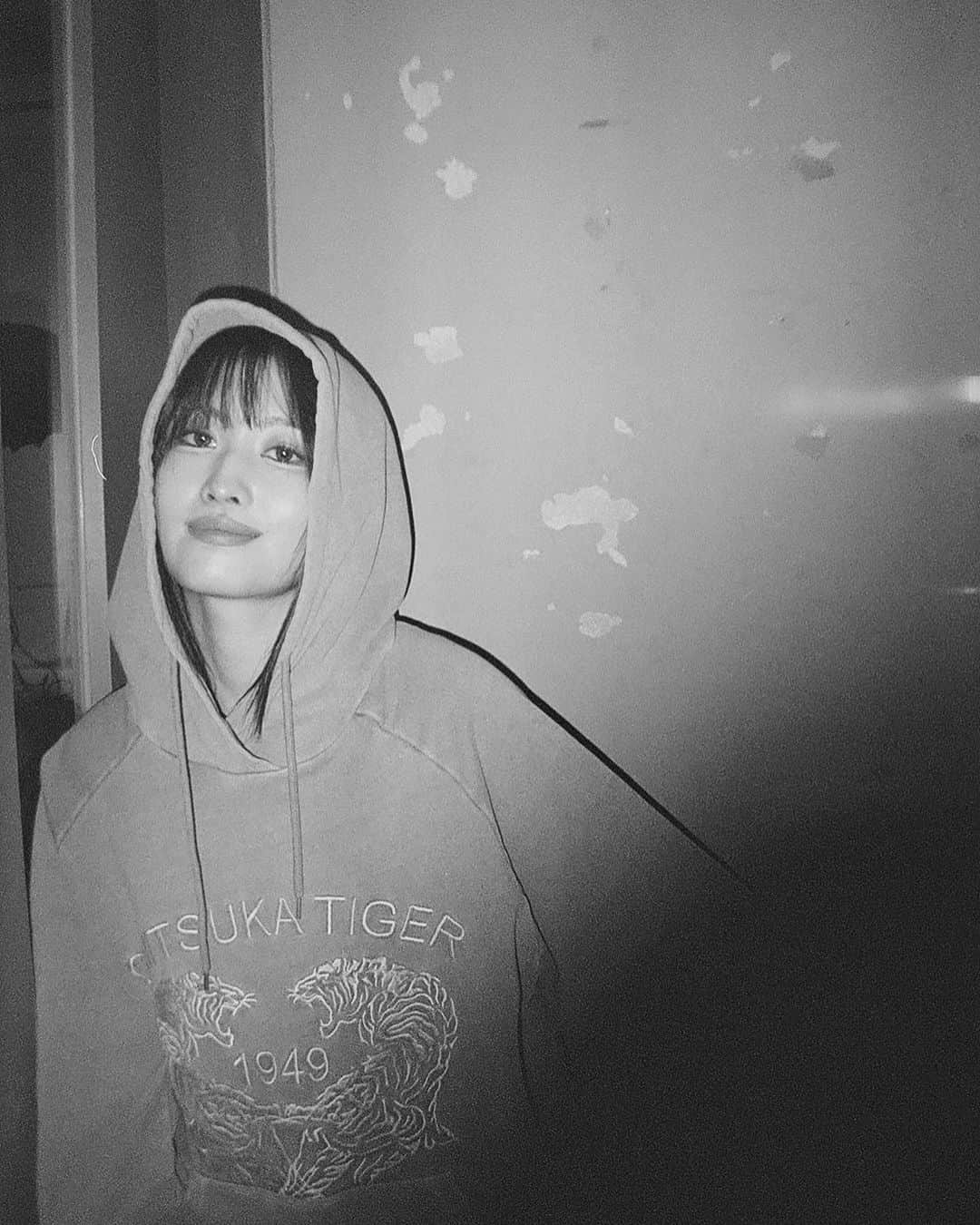 のインスタグラム：「🦁🖤」