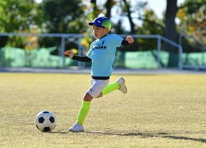 馬渡和彰さんのインスタグラム写真 - (馬渡和彰Instagram)「⁡ ⁡ ⚽️👑🏆 第3回 馬渡和彰KIDS FESTA - in SETAGAYA - ⁡ ---- ⁡ 11月27日に世田谷区の大蔵総合運動場陸上競技場で開催しました。 ⁡ 天候にも恵まれ、雲ひとつない天候の中、すばらしい環境で素敵な大会にすることが出来ました。 ⁡ 世田谷少年サッカー連盟、世田谷区スポーツ復興財団、運営をしていただいた三宿サッカー少年団、ご協賛社各社、本当にありがとうございました。 ⁡ 大会の様子はブログで更新したのでご一読ください。 ⁡ ---- ⁡ 【 ご協賛各社紹介 】 #ラクサスマネジメント株式会社 #株式会社ワンダーラスト #株式会社モリモト #株式会社MASUDA #韓国家庭料理JEJU #村田歯科医院 #株式会社BLAZE #オーダースーツのマルヨネ #池尻蕎麦  写真提供 : オールスポーツコミュニティ ⁡ ---- ⁡ #馬渡和彰キッズフェスタ #キッズフェスタ #世田谷少年サッカー連盟 #世田谷区スポーツ復興財団 #三宿サッカー少年団 #馬渡和彰」12月1日 19時58分 - kazuaki_mawatari