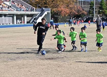 馬渡和彰さんのインスタグラム写真 - (馬渡和彰Instagram)「⁡ ⁡ ⚽️👑🏆 第3回 馬渡和彰KIDS FESTA - in SETAGAYA - ⁡ ---- ⁡ 11月27日に世田谷区の大蔵総合運動場陸上競技場で開催しました。 ⁡ 天候にも恵まれ、雲ひとつない天候の中、すばらしい環境で素敵な大会にすることが出来ました。 ⁡ 世田谷少年サッカー連盟、世田谷区スポーツ復興財団、運営をしていただいた三宿サッカー少年団、ご協賛社各社、本当にありがとうございました。 ⁡ 大会の様子はブログで更新したのでご一読ください。 ⁡ ---- ⁡ 【 ご協賛各社紹介 】 #ラクサスマネジメント株式会社 #株式会社ワンダーラスト #株式会社モリモト #株式会社MASUDA #韓国家庭料理JEJU #村田歯科医院 #株式会社BLAZE #オーダースーツのマルヨネ #池尻蕎麦  写真提供 : オールスポーツコミュニティ ⁡ ---- ⁡ #馬渡和彰キッズフェスタ #キッズフェスタ #世田谷少年サッカー連盟 #世田谷区スポーツ復興財団 #三宿サッカー少年団 #馬渡和彰」12月1日 19時58分 - kazuaki_mawatari