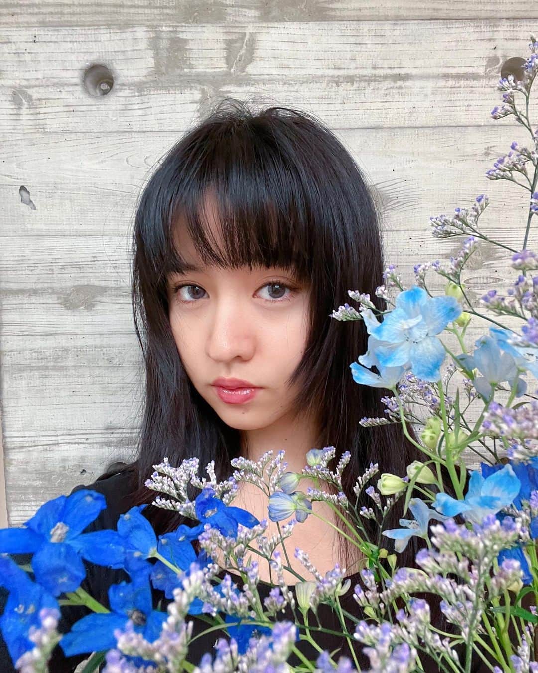 のインスタグラム：「@vntus_official  Blue kissed  皆様も是非　＃瞳をメイクしてみて下さいね🥰」