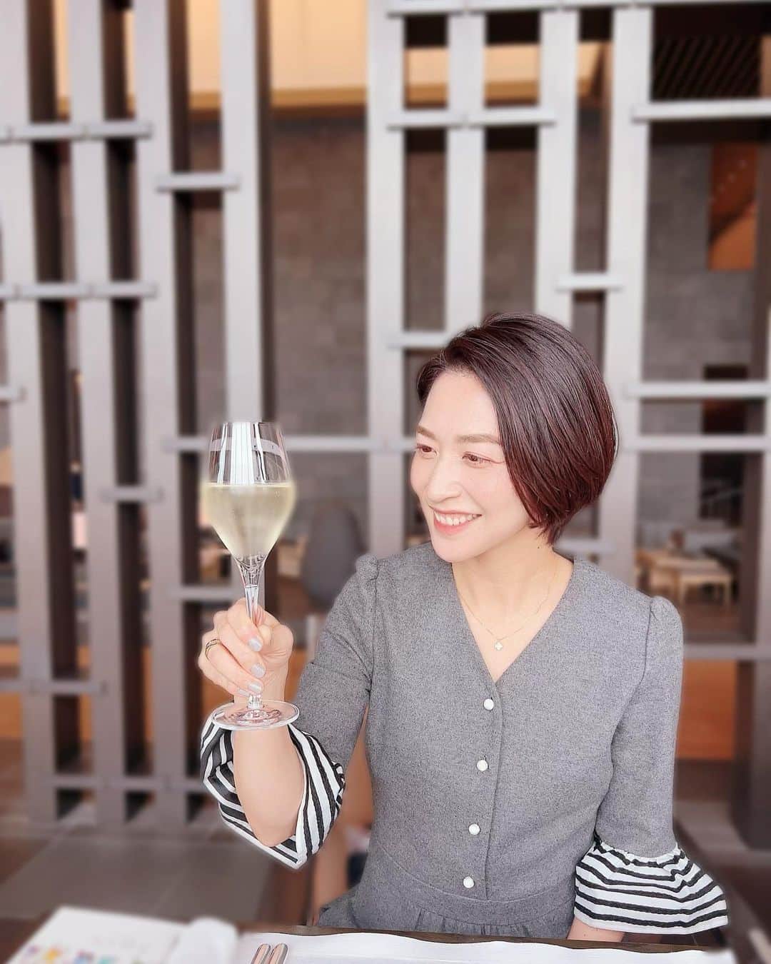 藤真美穂のインスタグラム：「* 先週末は @aman_tokyo で いつメンの合同お誕生日会&お疲れ様会🥂💛 ・ スケジュールを合わせるのが 至難の業だけど ここぞって時は必ず 奇跡的に集合できる家族みたいな仲間達😆 ・ ワガコが大きくなってきて 話の輪に入り そこで爆笑を提供してくれたり みんなとの化学反応が最高だった🤣🙌🏻 ・ ・ #いつもありがとう　 #みんなおめでとう #これからもよろしくね  #恒例の #2次会は我が家で」