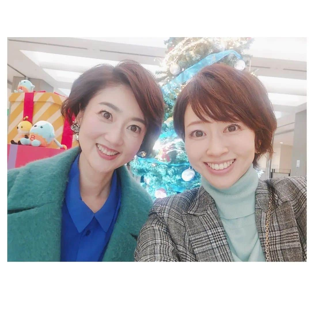 津野瀬果絵さんのインスタグラム写真 - (津野瀬果絵Instagram)「. お隣RKBの池尻アナとTNCの クリスマスツリー前で🎄🎅 わかちゃんといつも笑いが絶えない💜 . . #池尻アナ#RKB#TNC放送会館#クリスマスイルミネーション#百道浜」12月1日 15時35分 - kaetsunose