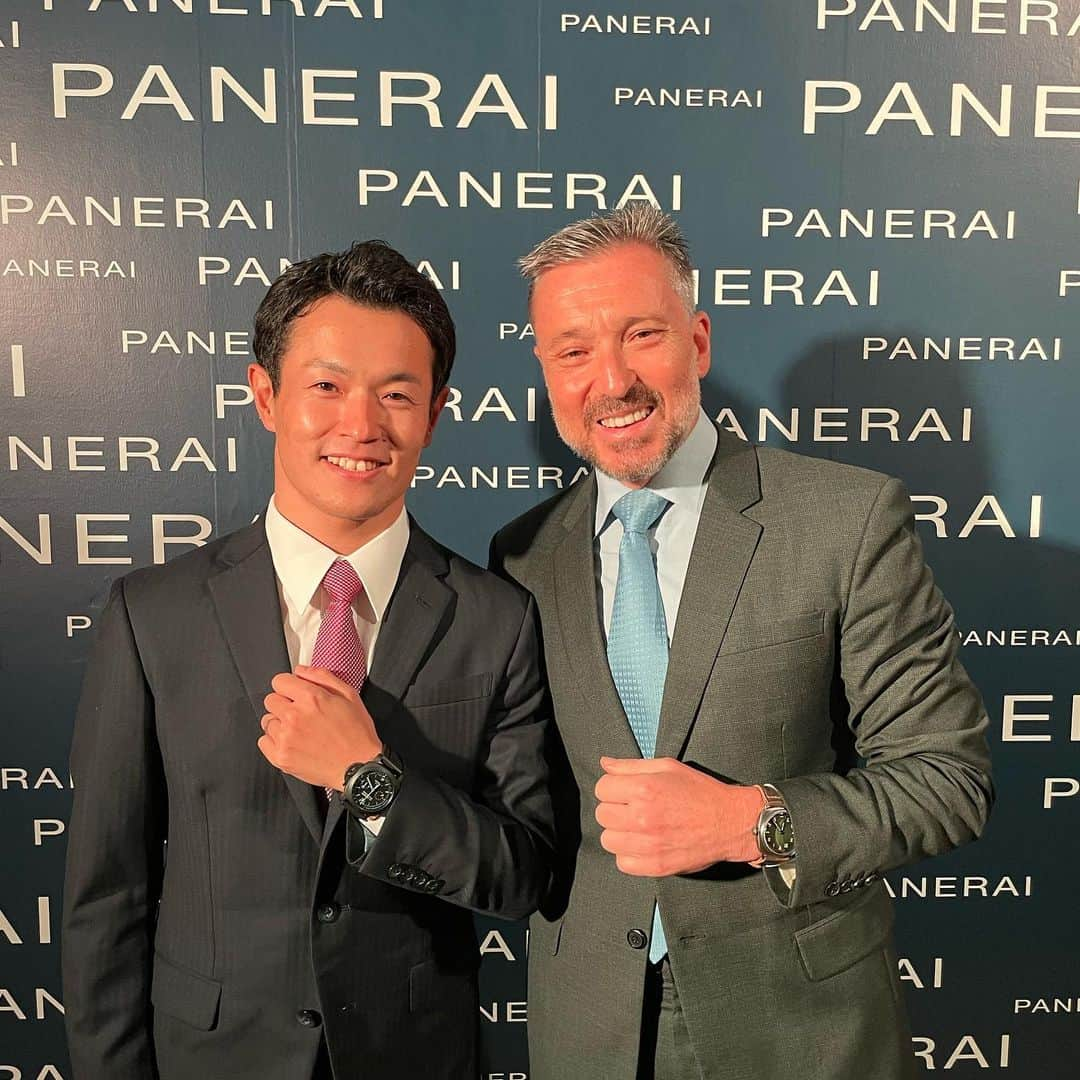 山本尚貴のインスタグラム：「応援して頂いているPANERAIのCEOジャンマルクさんとPANERAI JapanのCEOホルヘさんにお会いしました✨  コロナでなかなかお会いする機会がありませんでしたがイタリア大使公邸で行われたイベントにお招きいただき素晴らしい時間を過ごさせてもらいました🇮🇹  これからもPANERAIの時計に見合う活躍が出来るよう頑張ります！  今着けてるのは「ルミノール ヨット チャレンジ 44mm」になります⌚️  It was a pleasure to meet @jm.pontroue and @puentes500x  Thank you for your generous support at all times!  @panerai  #paneraijapan #paneristi #LUMINOR #YACHTSCHALLENGE #pam788」