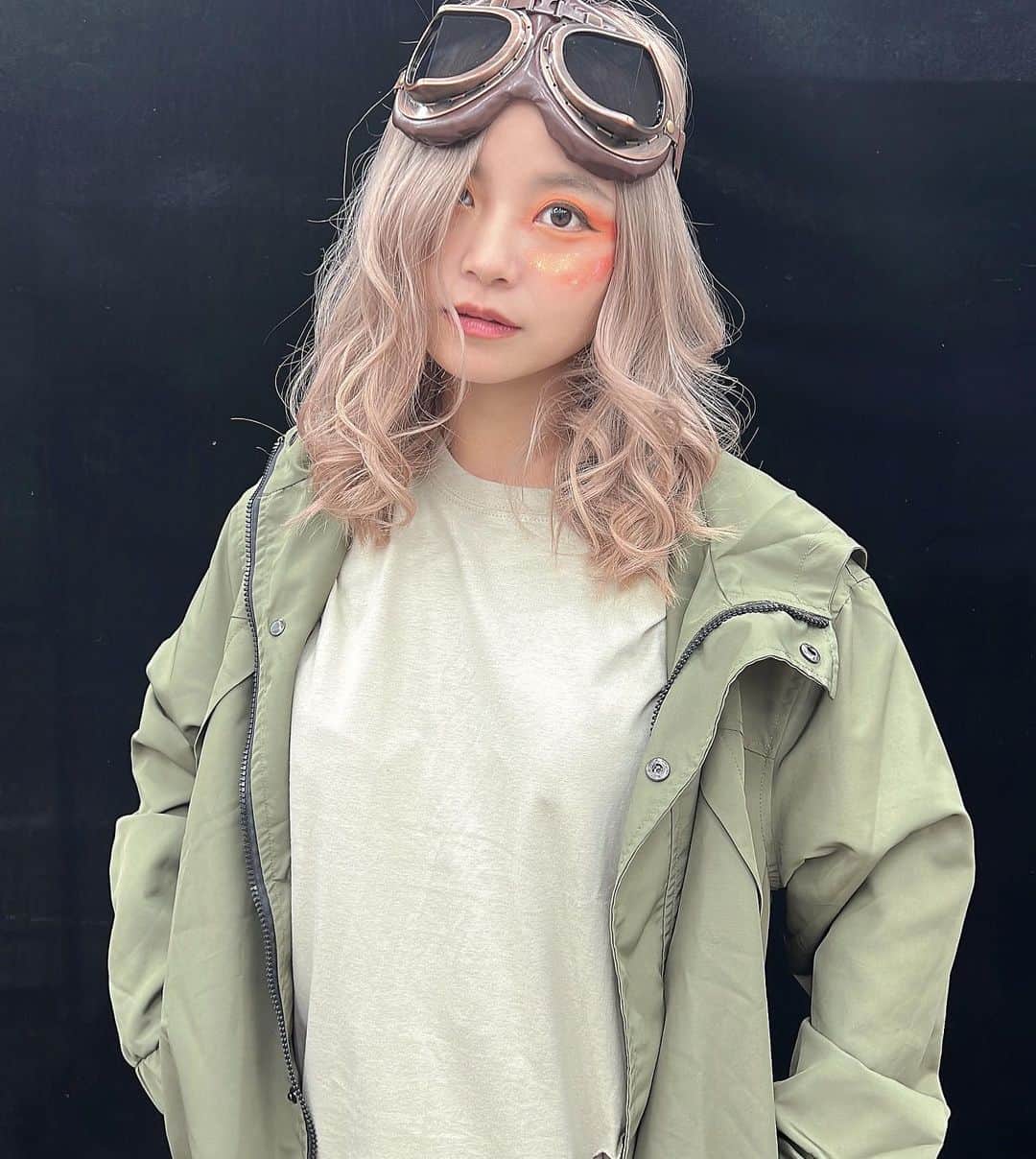 藤原亜紀乃のインスタグラム：「12月公演  シェイクスピア原作  夏の夜の夢 × 北斗の拳  やります♡♡ バカ騒ぎしてる作品ですー🤣  パック×バッド🟰パット役です どうぞお見知り置きをー   #舞台  #夏夜  #北斗の拳」