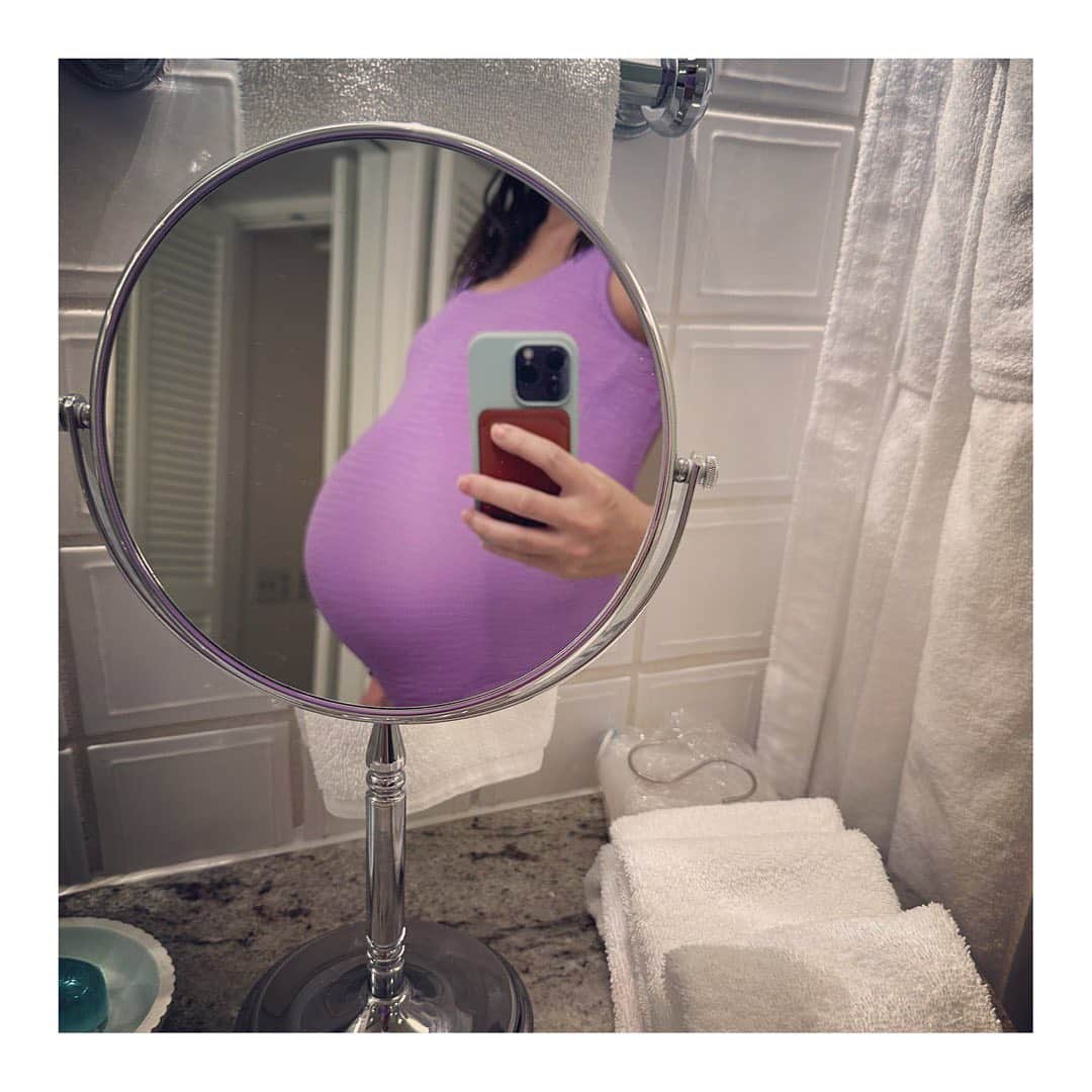 百々千晴のインスタグラム：「Prego in Hawaii🌺  @halekulanihotel」