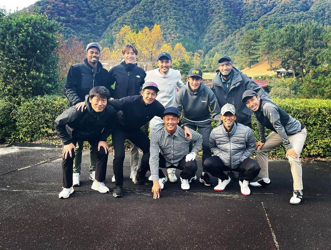 吉濱遼平さんのインスタグラム写真 - (吉濱遼平Instagram)「FC岐阜ゴルフ納会⛳️  #誰が1番うまいでしょう」12月1日 17時59分 - ryohey1024